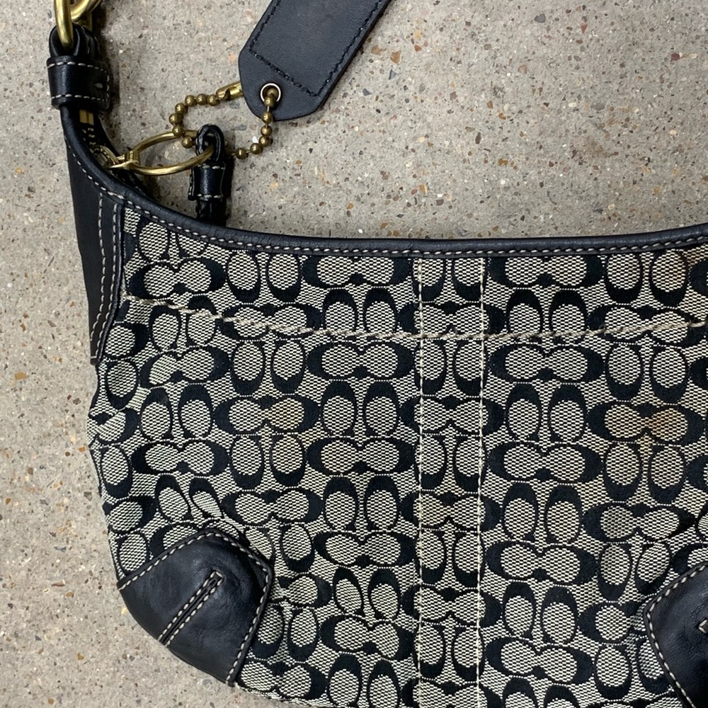 COACH Vintage Y2K Soho Hobo Black Signature Canvas Shoulder Bag Size Small - Picture 3 of 13